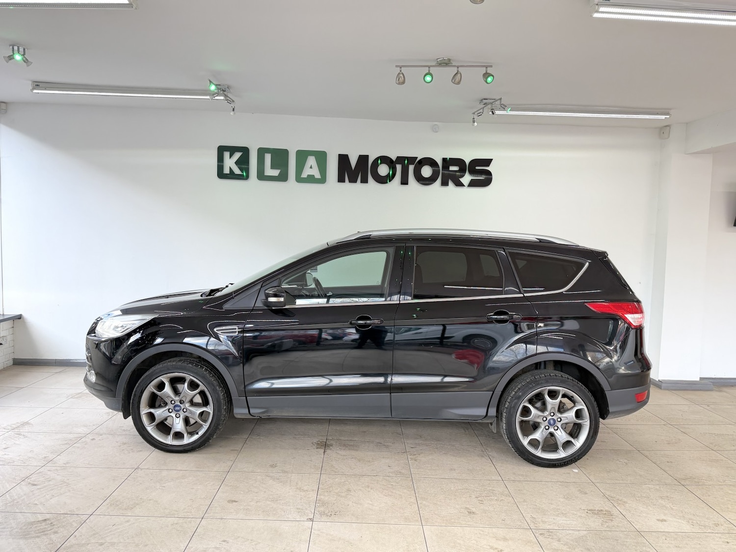 Used Ford Kuga 2016 for sale - 76692797: Photo 2