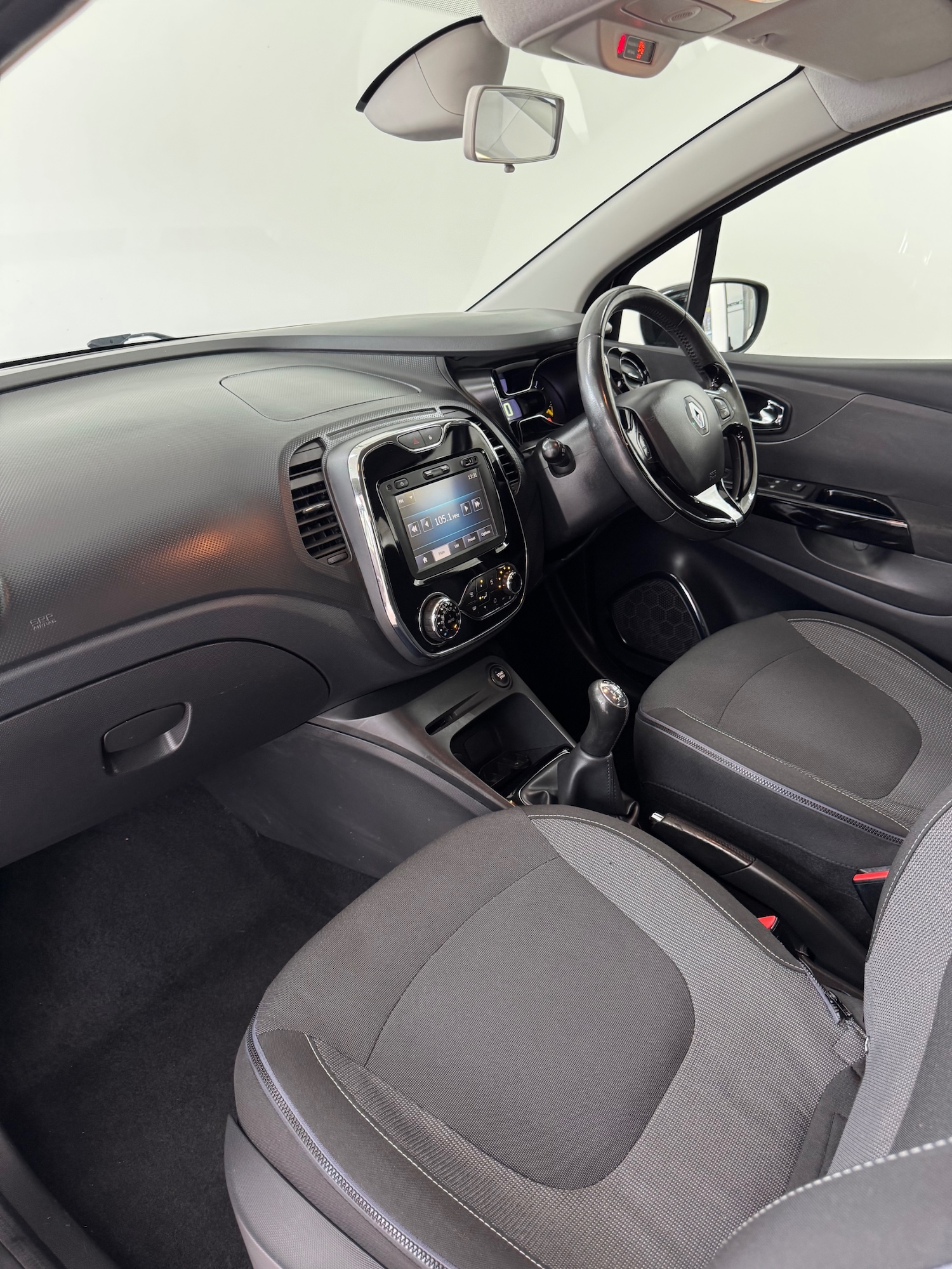 Used Renault Captur 2015 for sale - 76067744: Photo 11