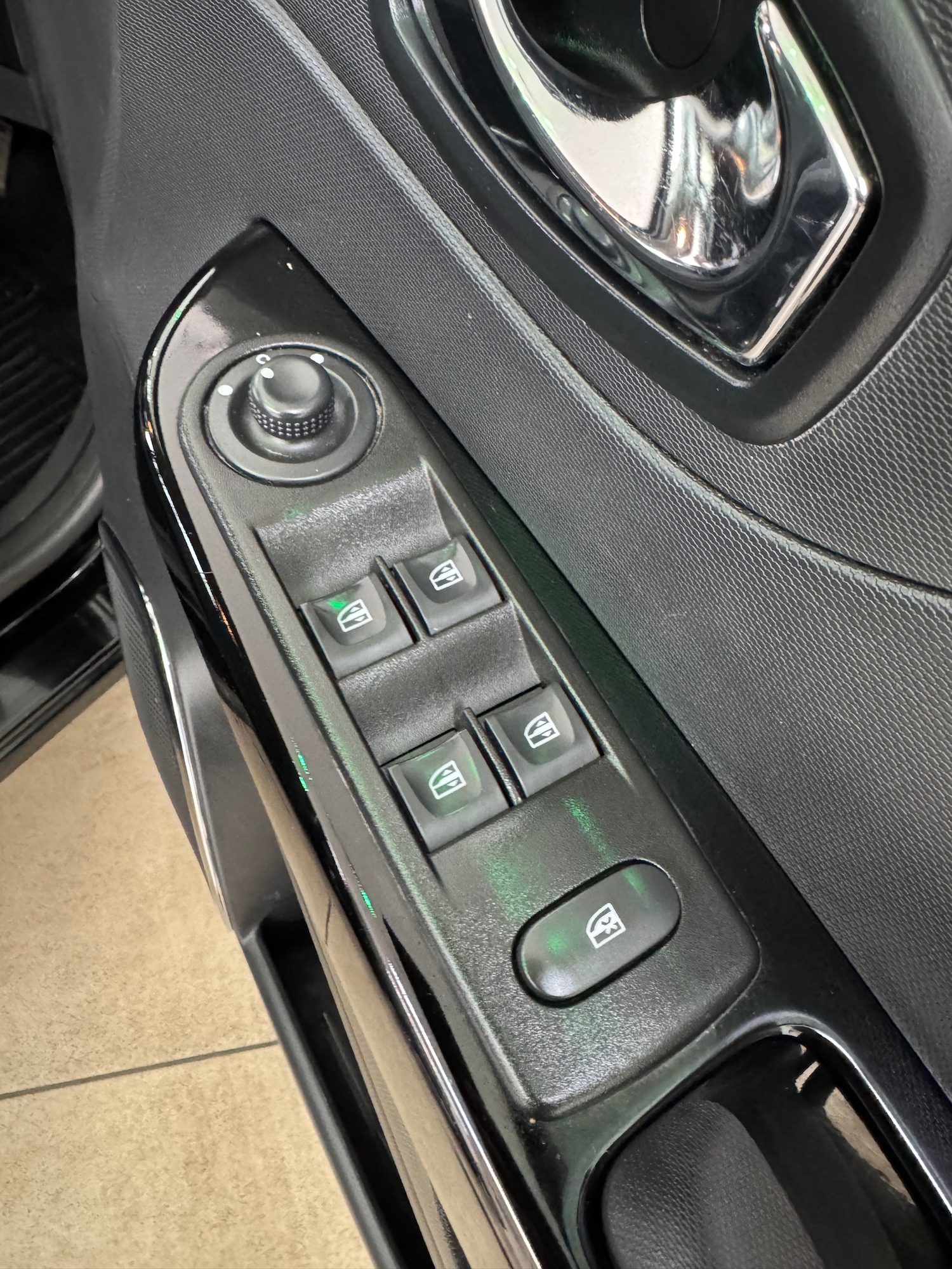 Used Renault Captur 2015 for sale - 76067744: Photo 14