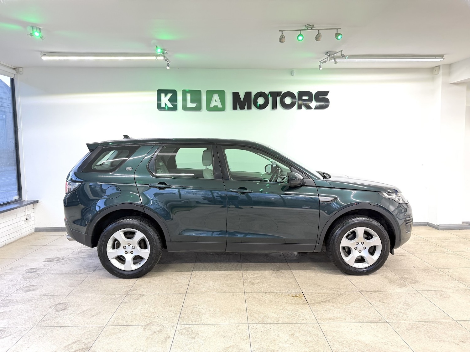 Used Land Rover Discovery Sport 2015 for sale - 77129533: Photo 6