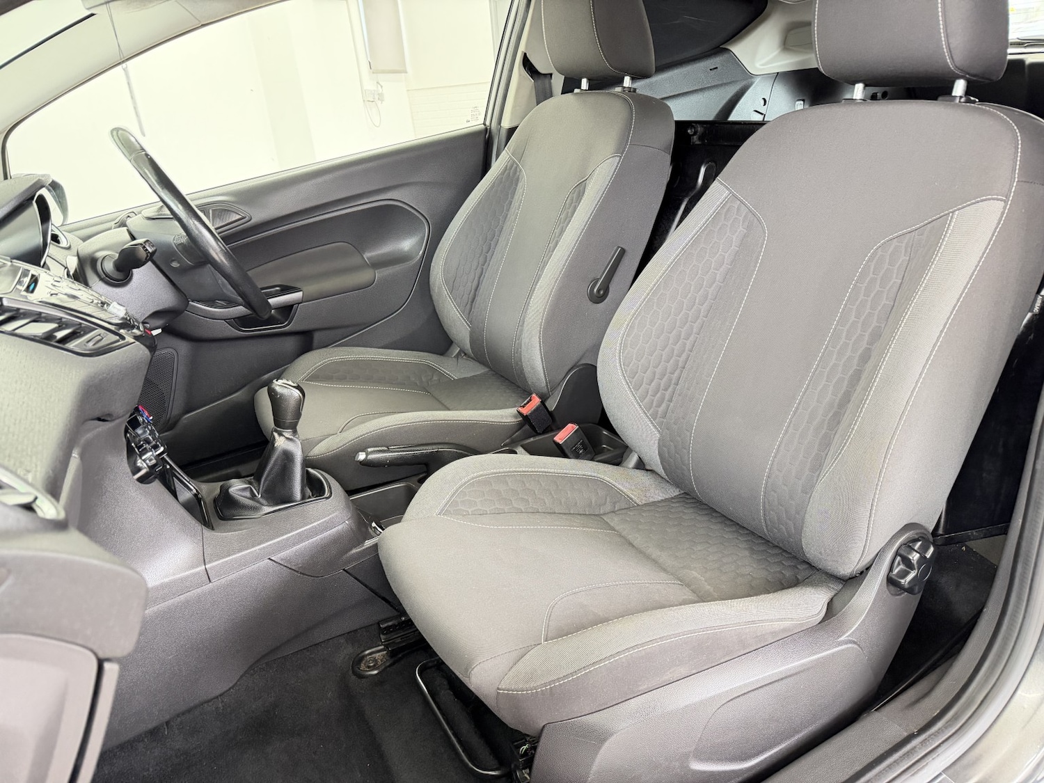 Used Ford Fiesta Van 2016 for sale - 77590089: Photo 12