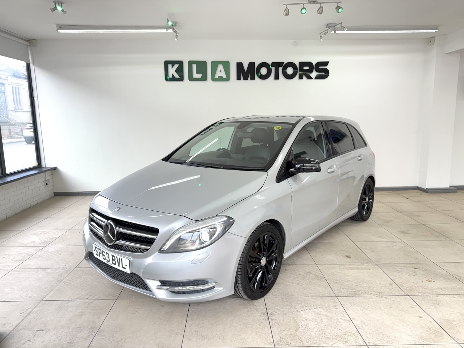 Used Mercedes-Benz B Class 2013 for sale - 76637464: Photo 1