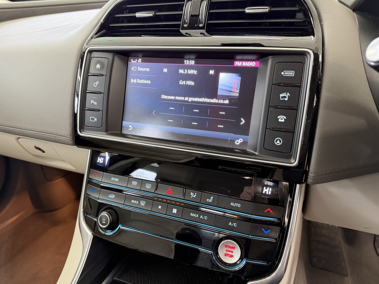 Used Jaguar XE 2016 for sale - 77438372: Photo 13