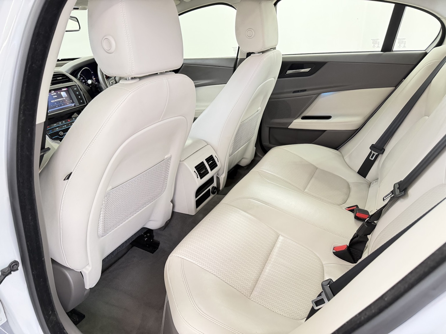 Used Jaguar XE 2016 for sale - 77438372: Photo 19