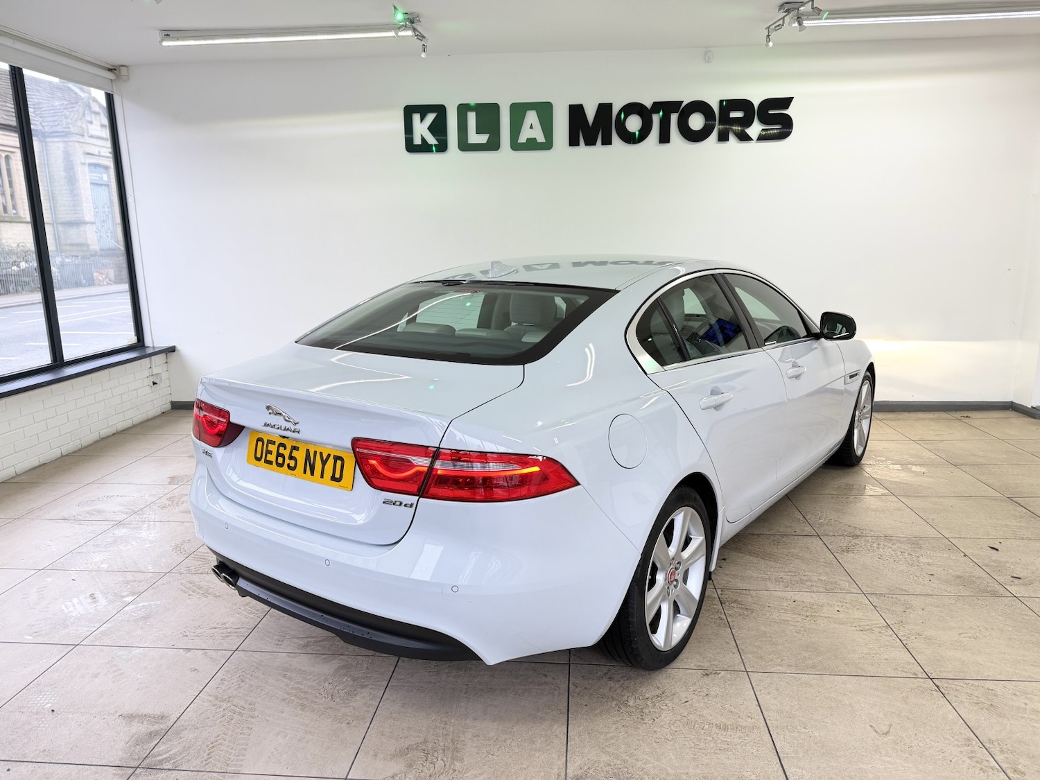 Used Jaguar XE 2016 for sale - 77438372: Photo 5