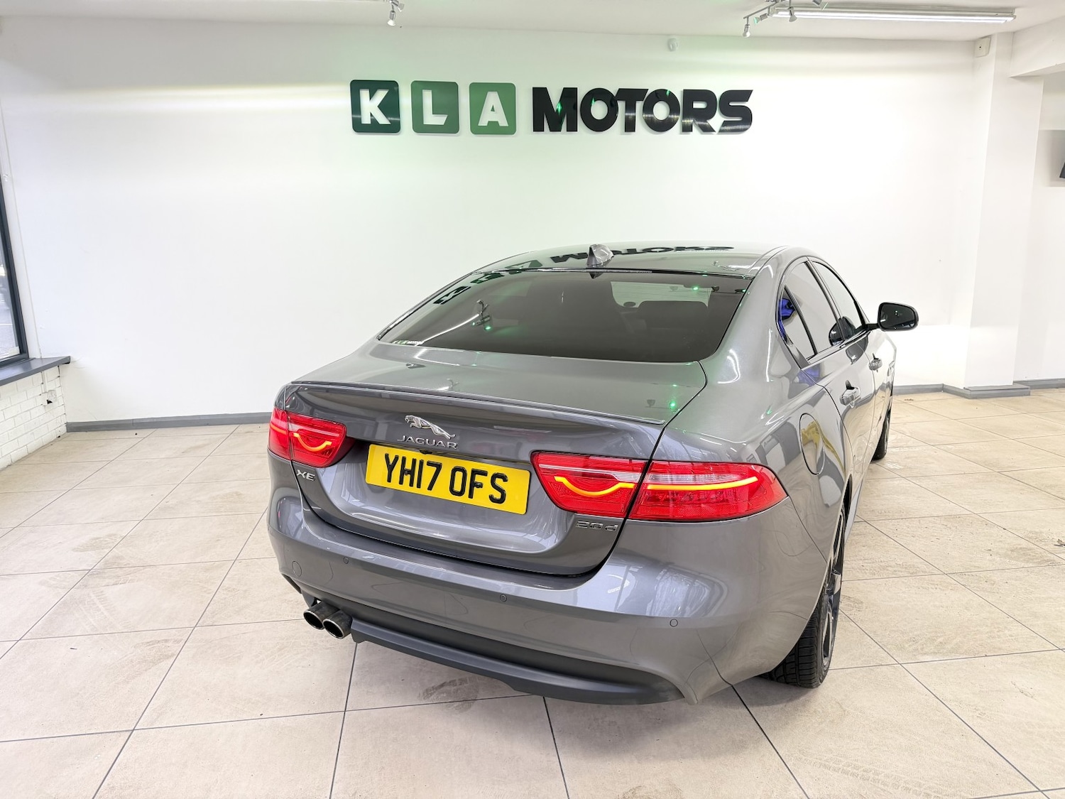 Used Jaguar XE 2017 for sale - 77417459: Photo 4