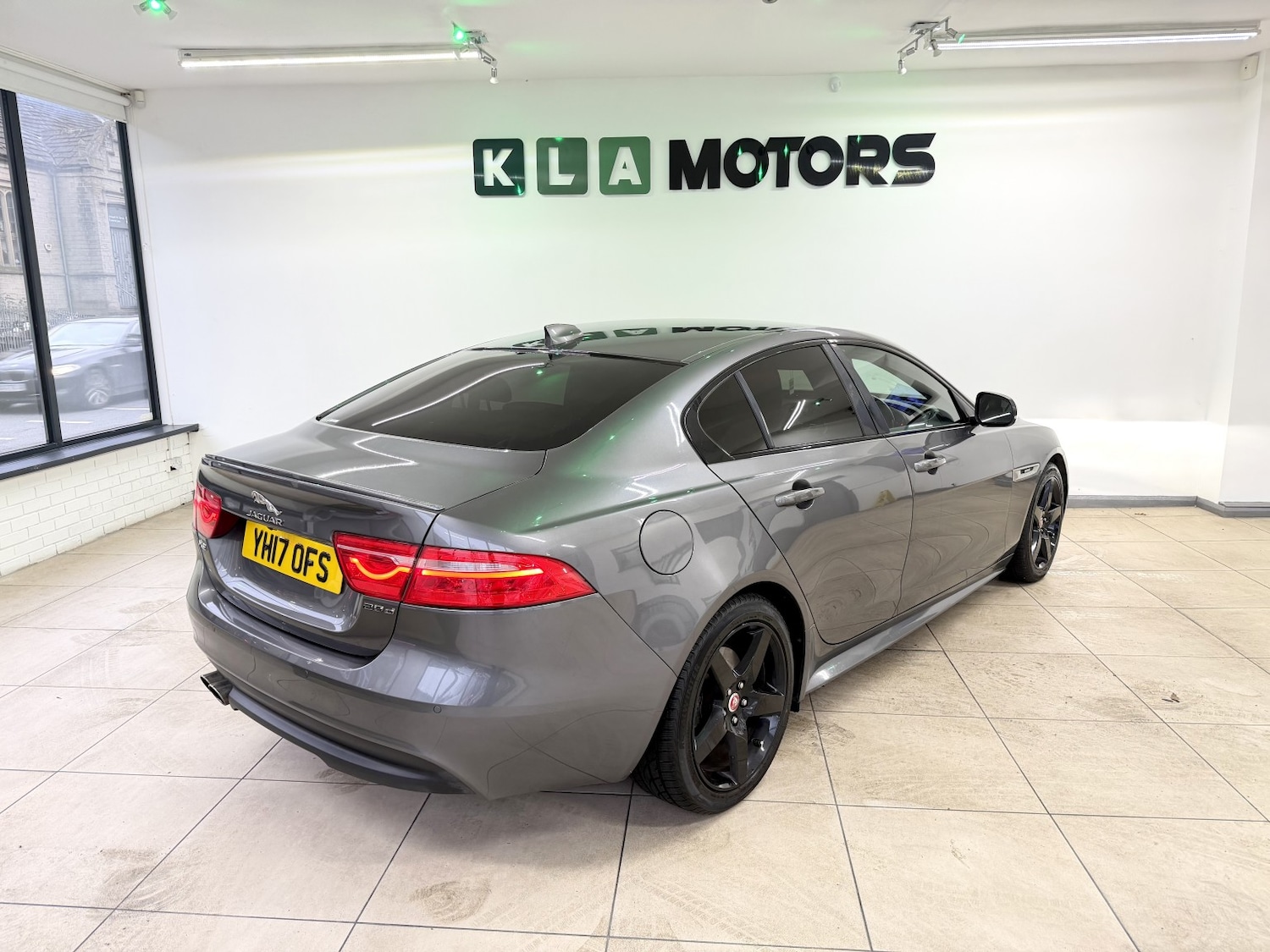 Used Jaguar XE 2017 for sale - 77417459: Photo 5