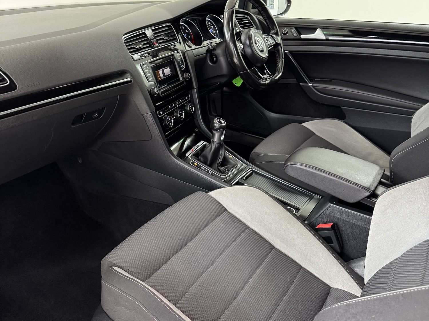 Used Volkswagen Golf 2015 for sale - 76242897: Photo 10