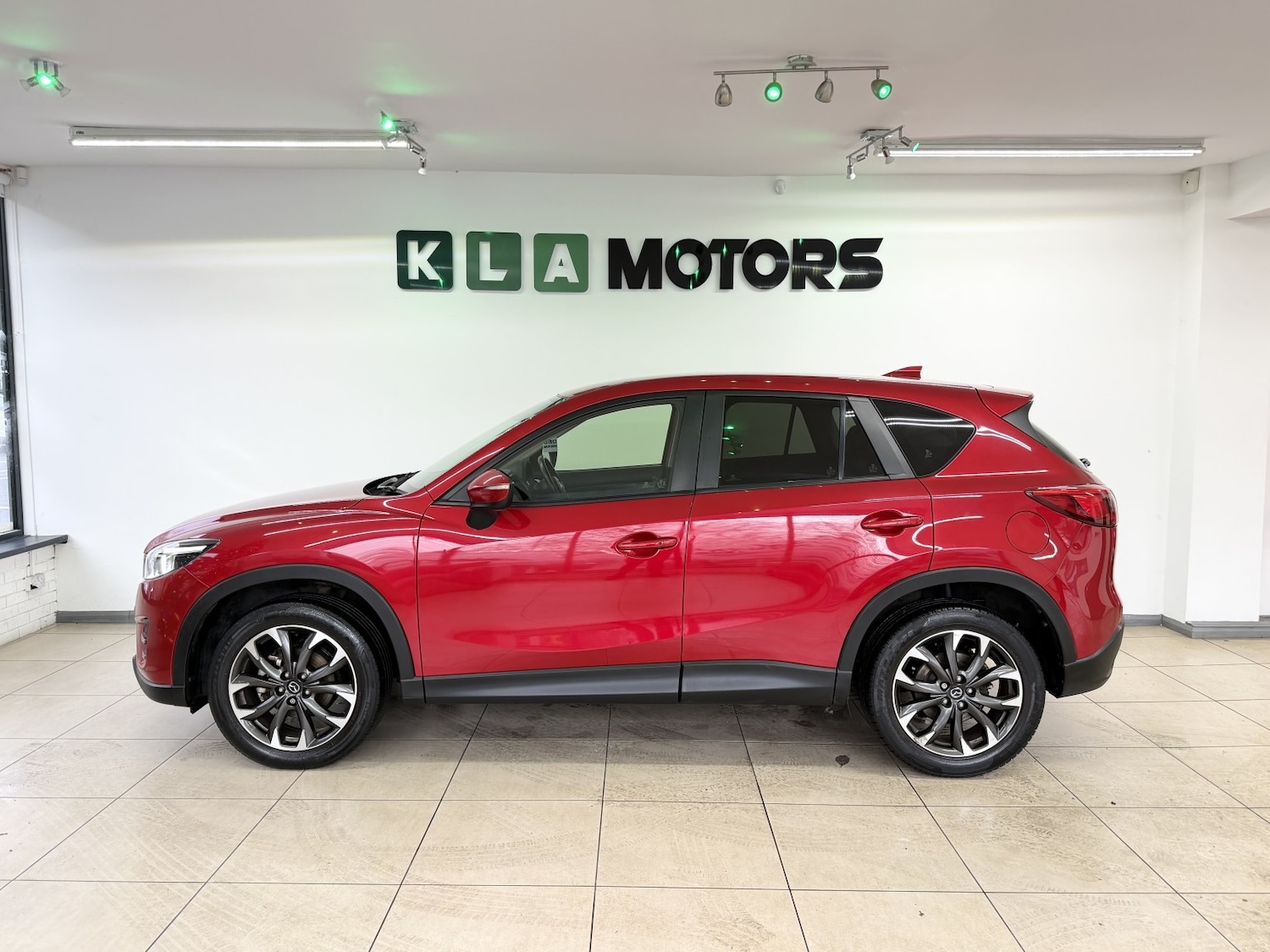 Used Mazda CX-5 2017 for sale - 76877537: Photo 2
