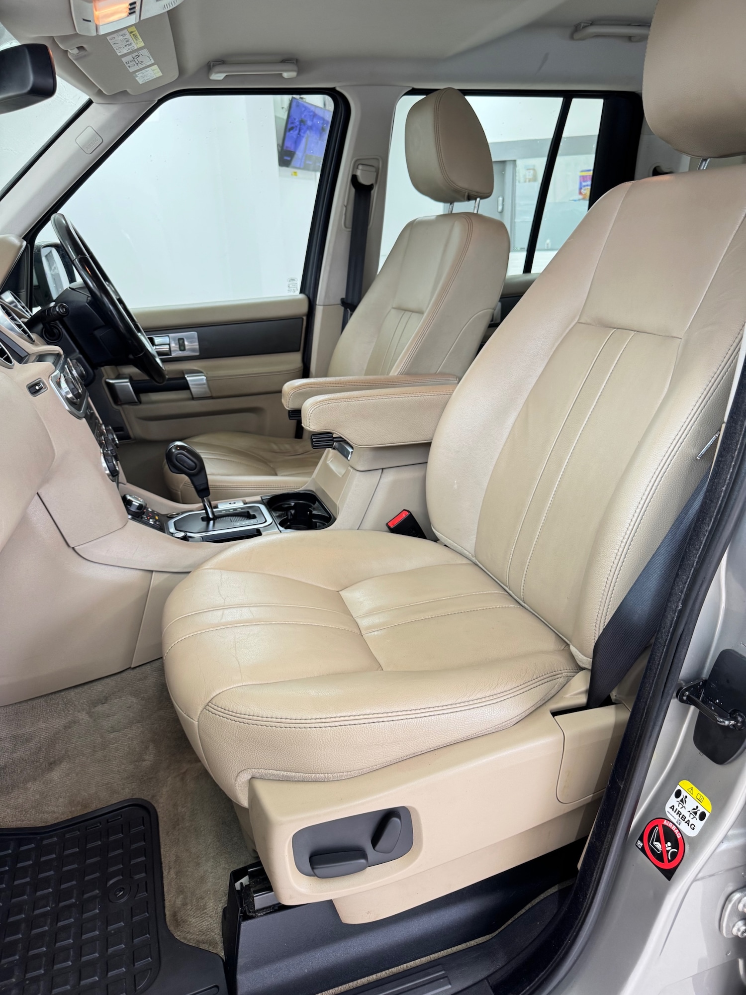 Used Land Rover Discovery 2011 for sale - 76126316: Photo 11