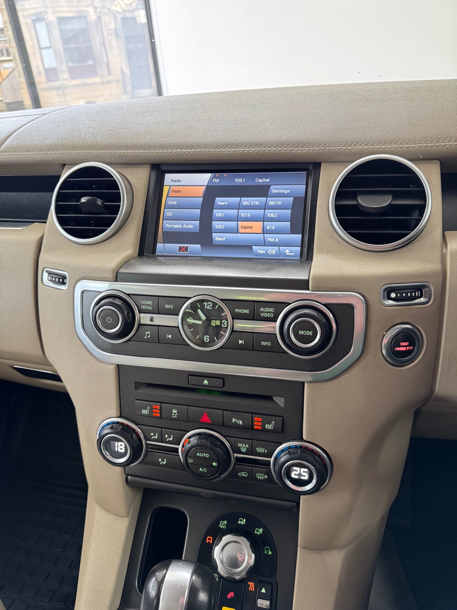 Used Land Rover Discovery 2011 for sale - 76126316: Photo 12