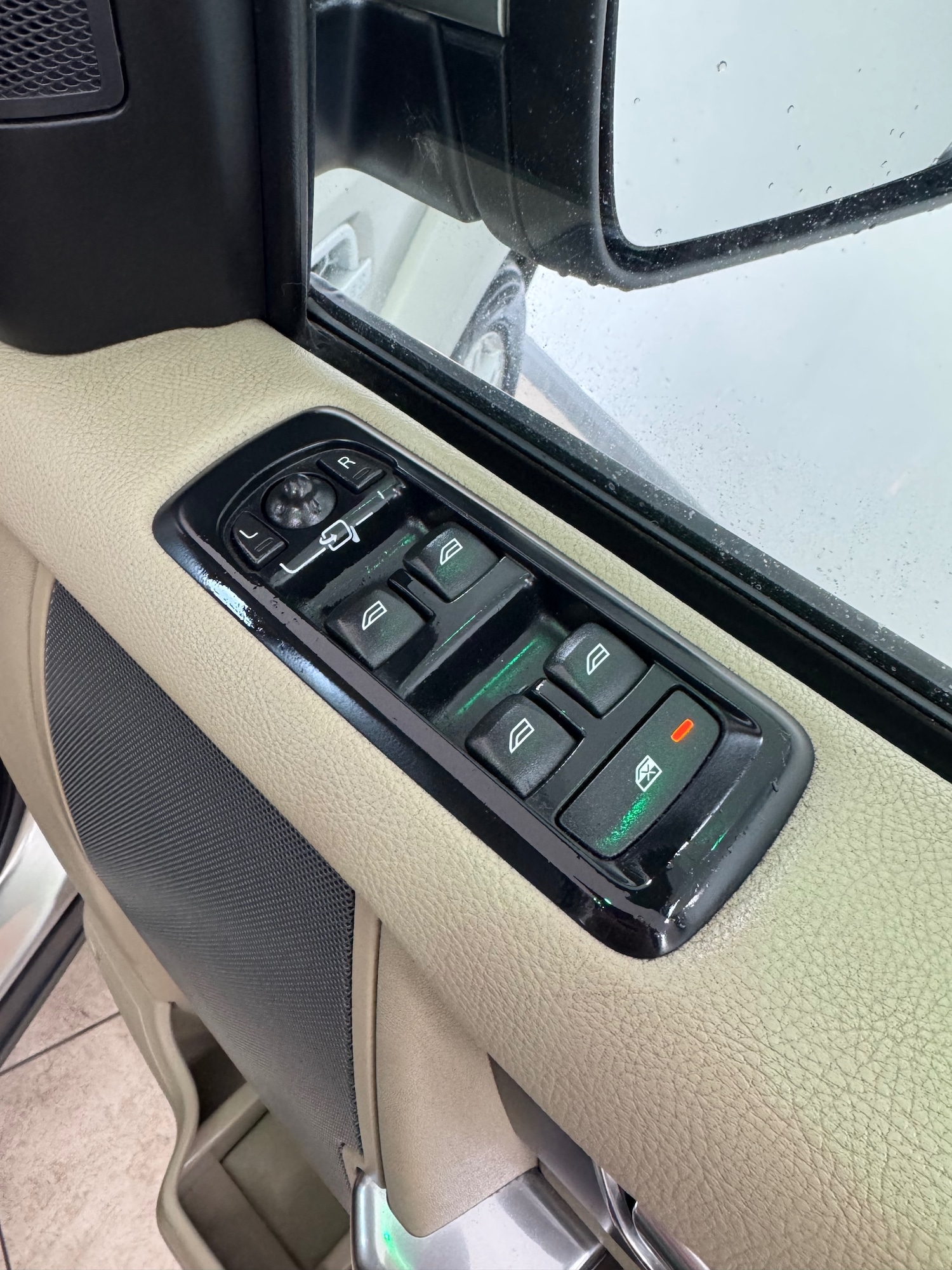 Used Land Rover Discovery 2011 for sale - 76126316: Photo 15