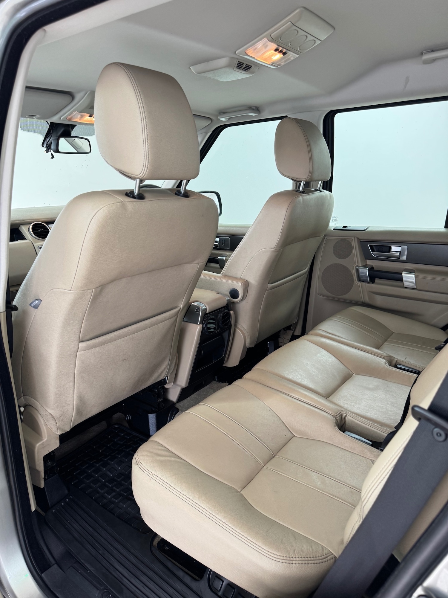 Used Land Rover Discovery 2011 for sale - 76126316: Photo 16