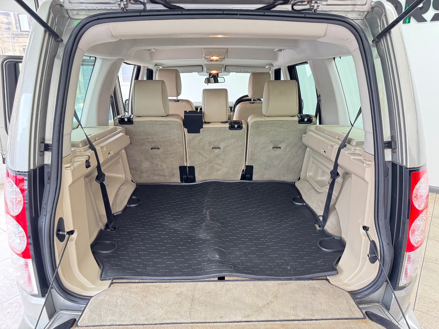 Used Land Rover Discovery 2011 for sale - 76126316: Photo 19