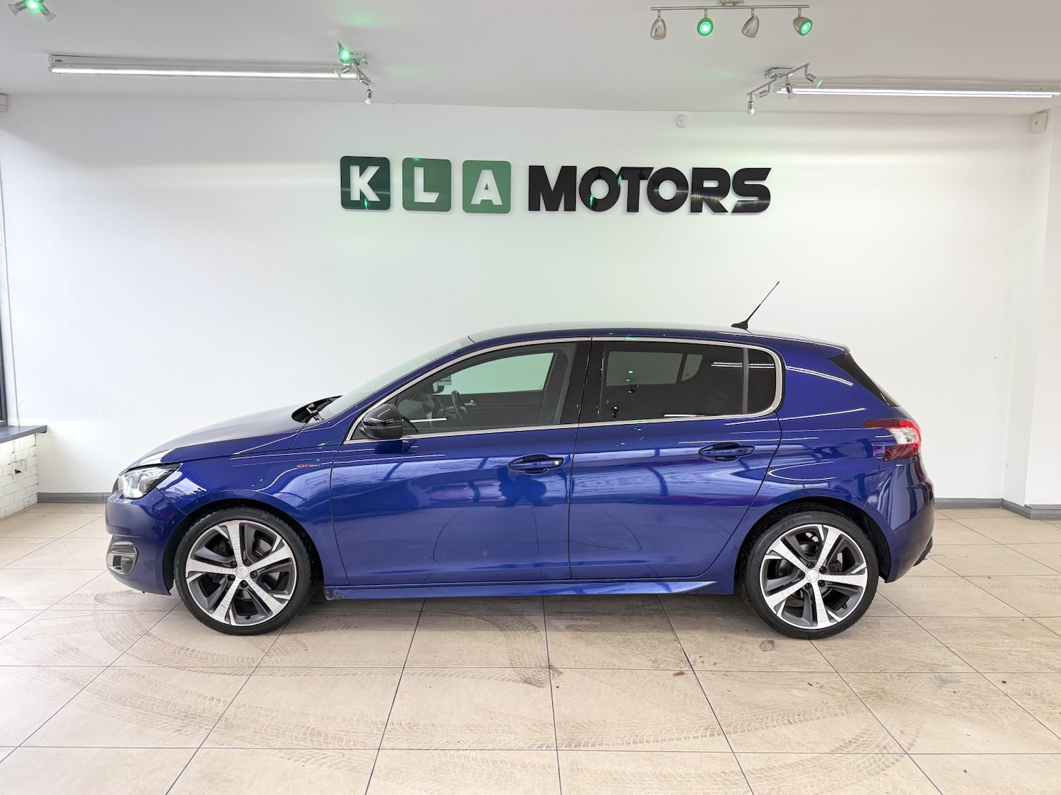 Used Peugeot 308 2015 for sale - 76751884: Photo 2