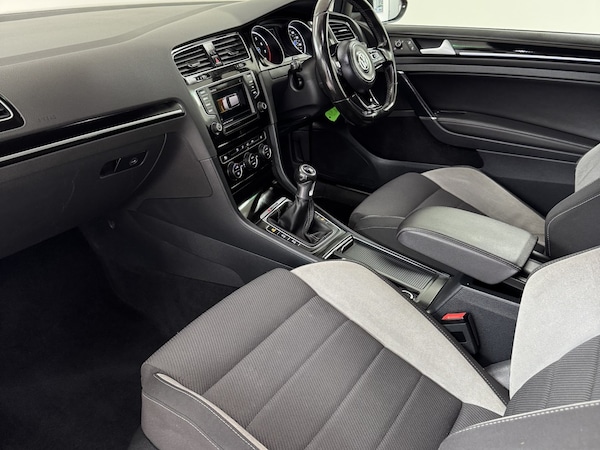 Used Volkswagen Golf 2015 for sale - 76231111: Photo 10