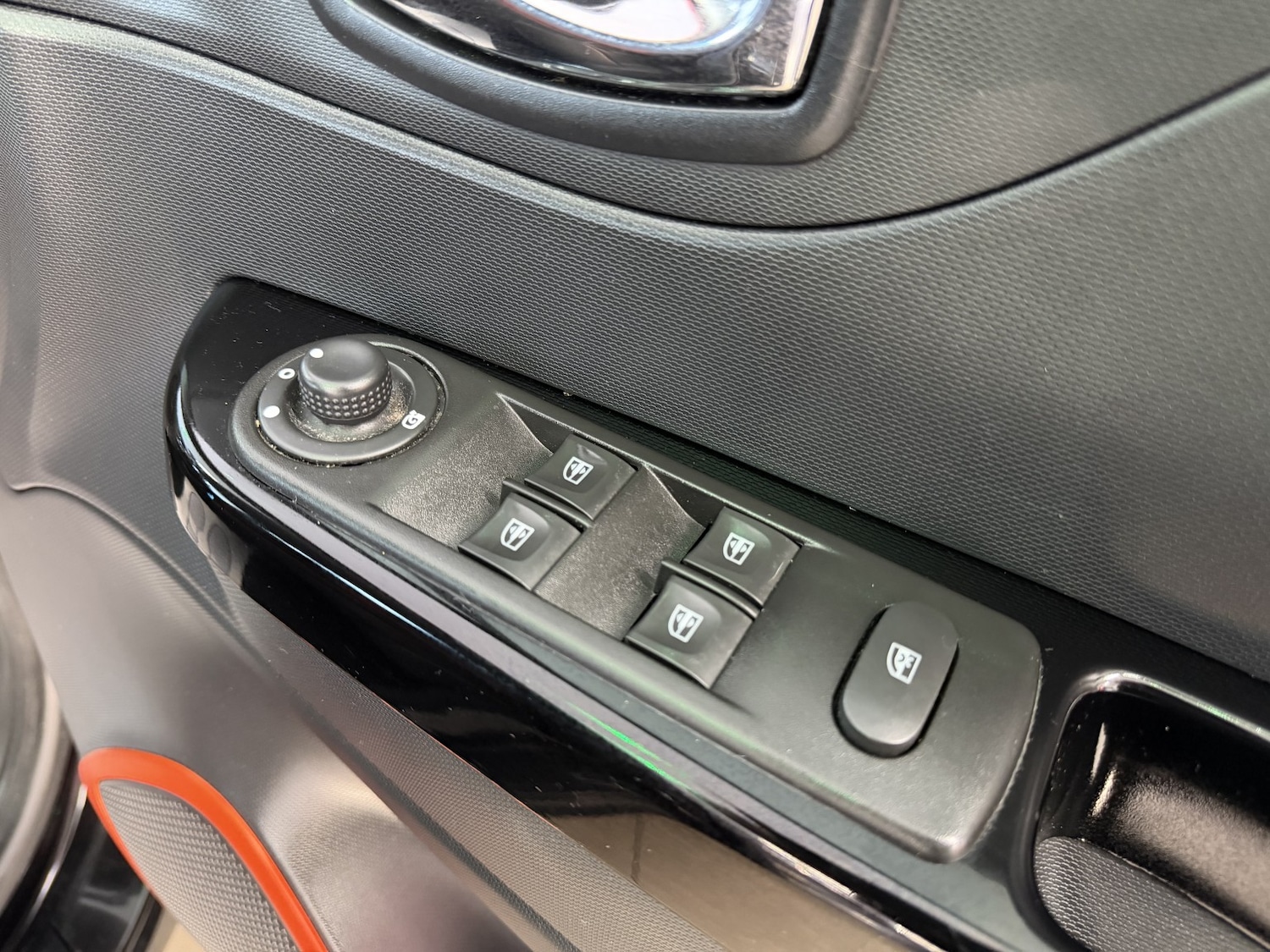 Used Renault Captur 2013 for sale - 77101358: Photo 17