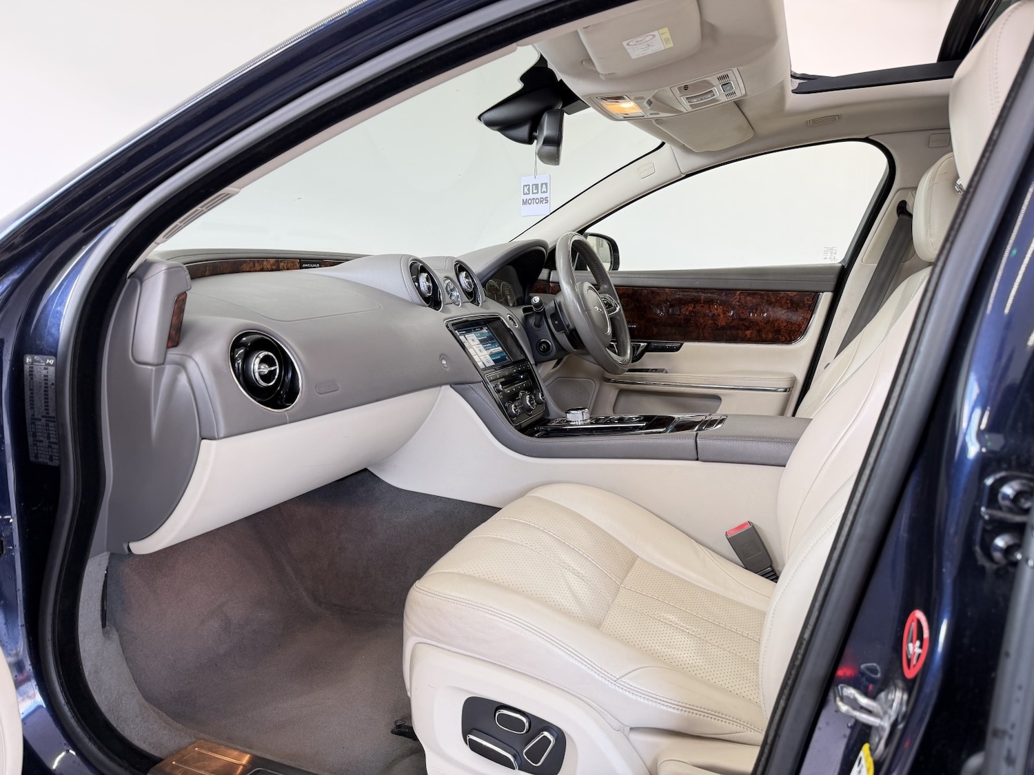 Used Jaguar XJ 2014 for sale - 76692801: Photo 12