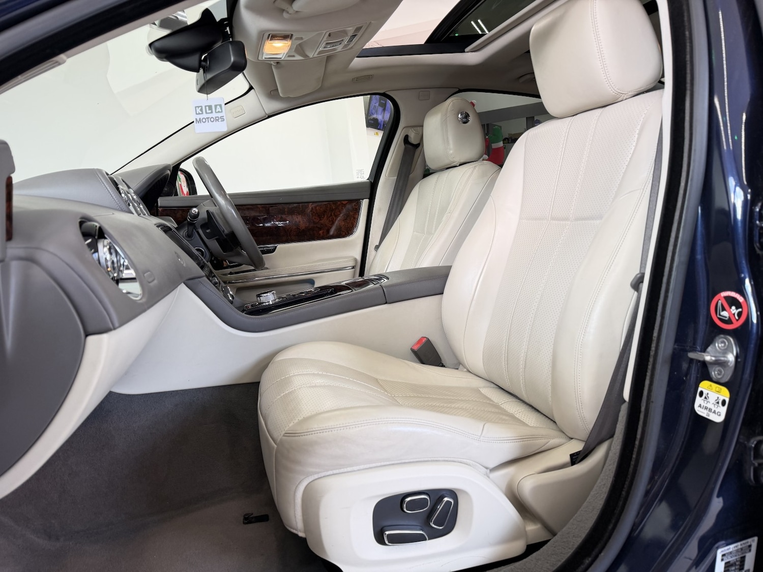 Used Jaguar XJ 2014 for sale - 76692801: Photo 13