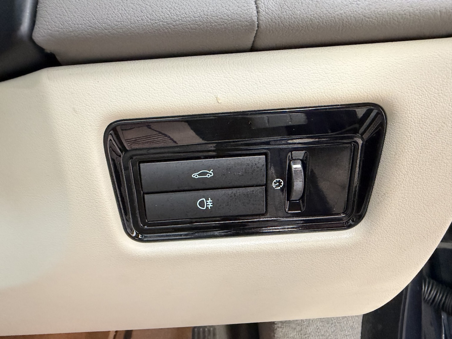 Used Jaguar XJ 2014 for sale - 76692801: Photo 18