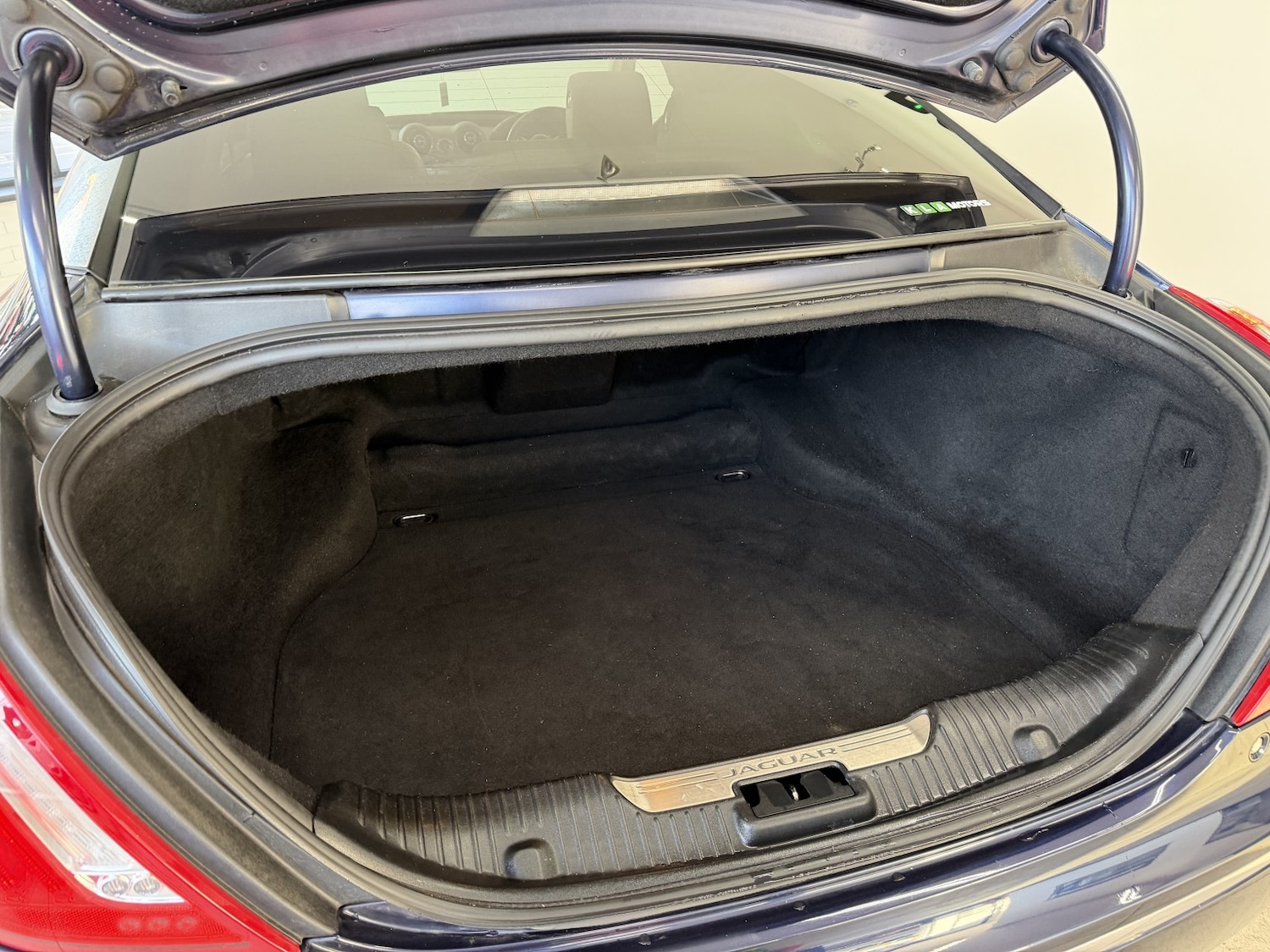 Used Jaguar XJ 2014 for sale - 76692801: Photo 23