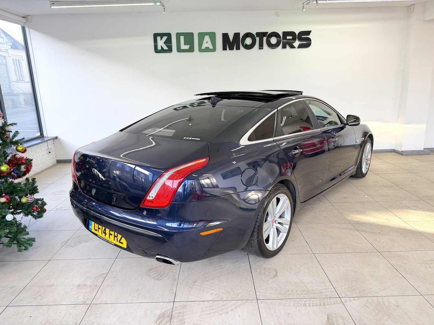 Used Jaguar XJ 2014 for sale - 76692801: Photo 5