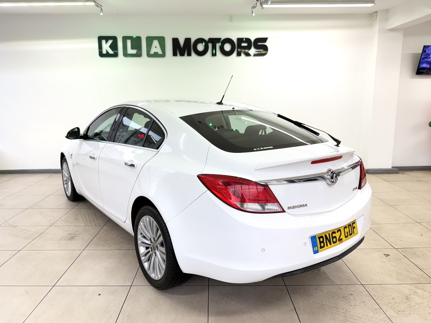 Used Vauxhall Insignia 2012 for sale - 76945570: Photo 3
