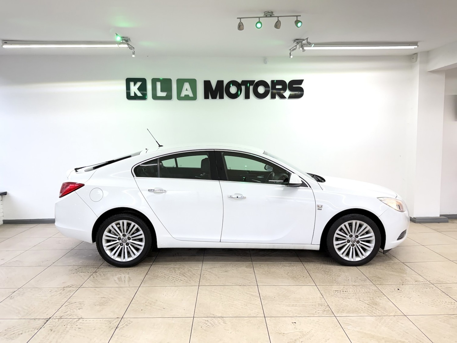 Used Vauxhall Insignia 2012 for sale - 76945570: Photo 6