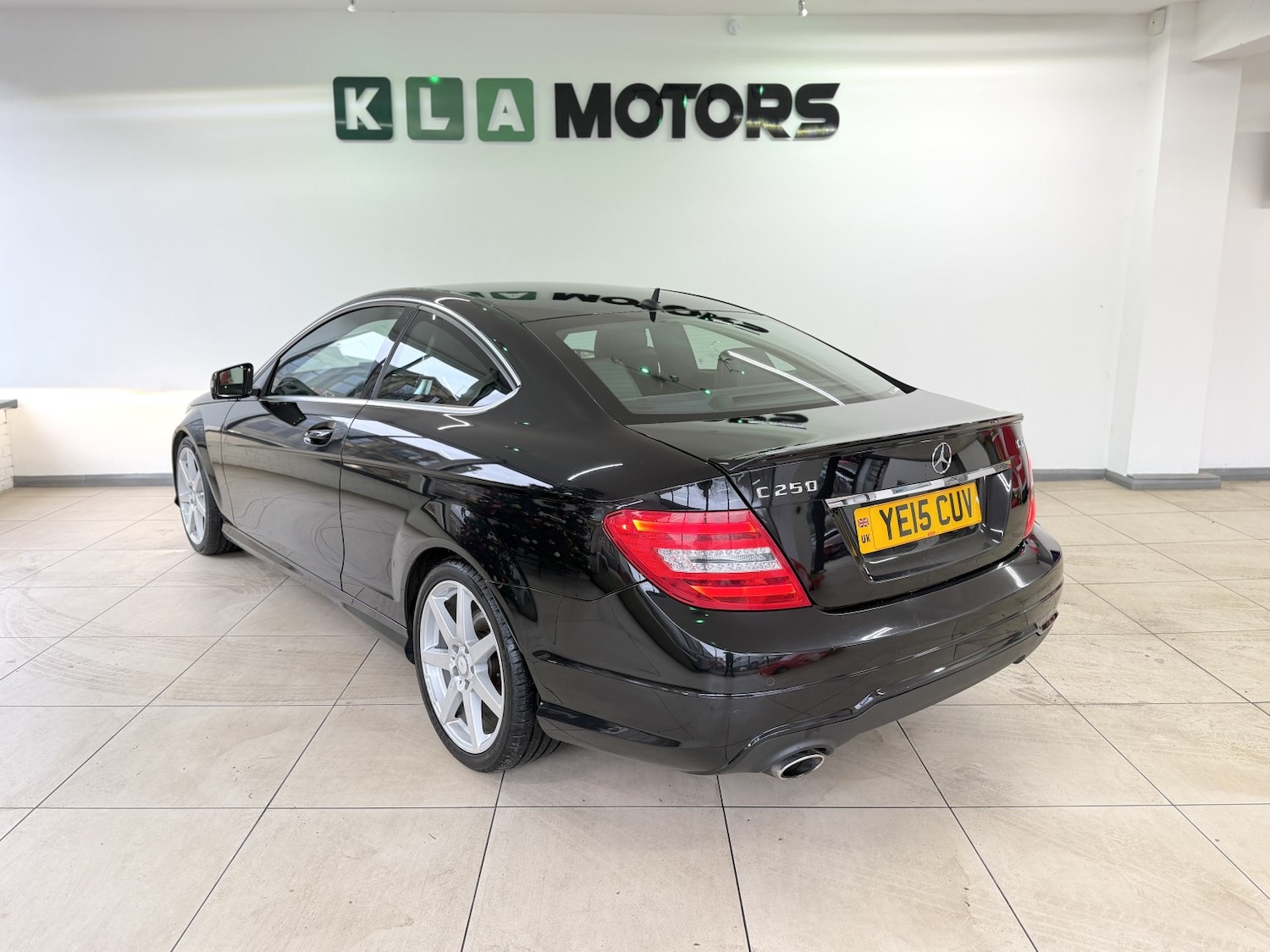 Used Mercedes-Benz C Class 2015 for sale - 76718410: Photo 3