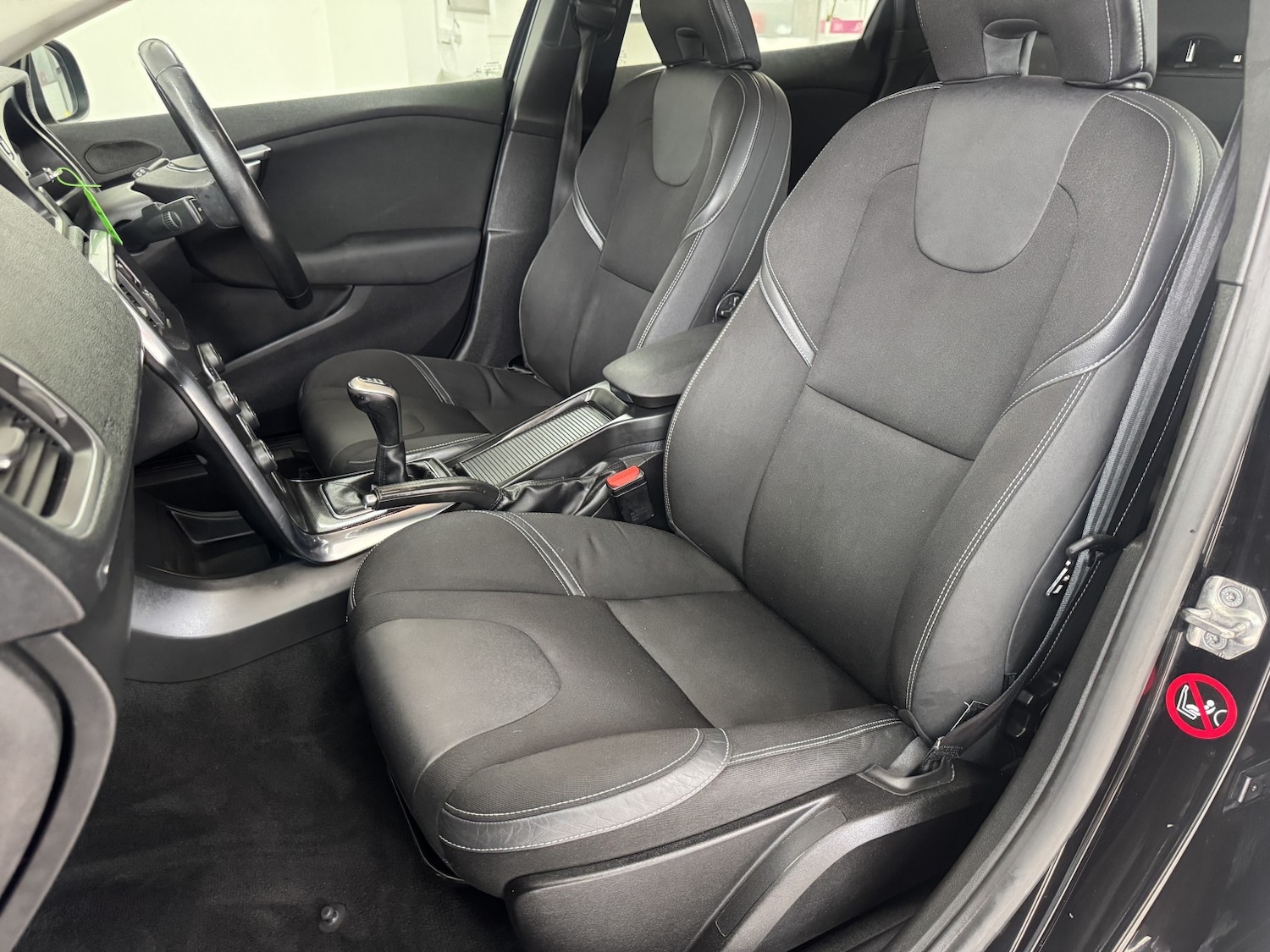 Used Volvo V40 2016 for sale - 76769631: Photo 12