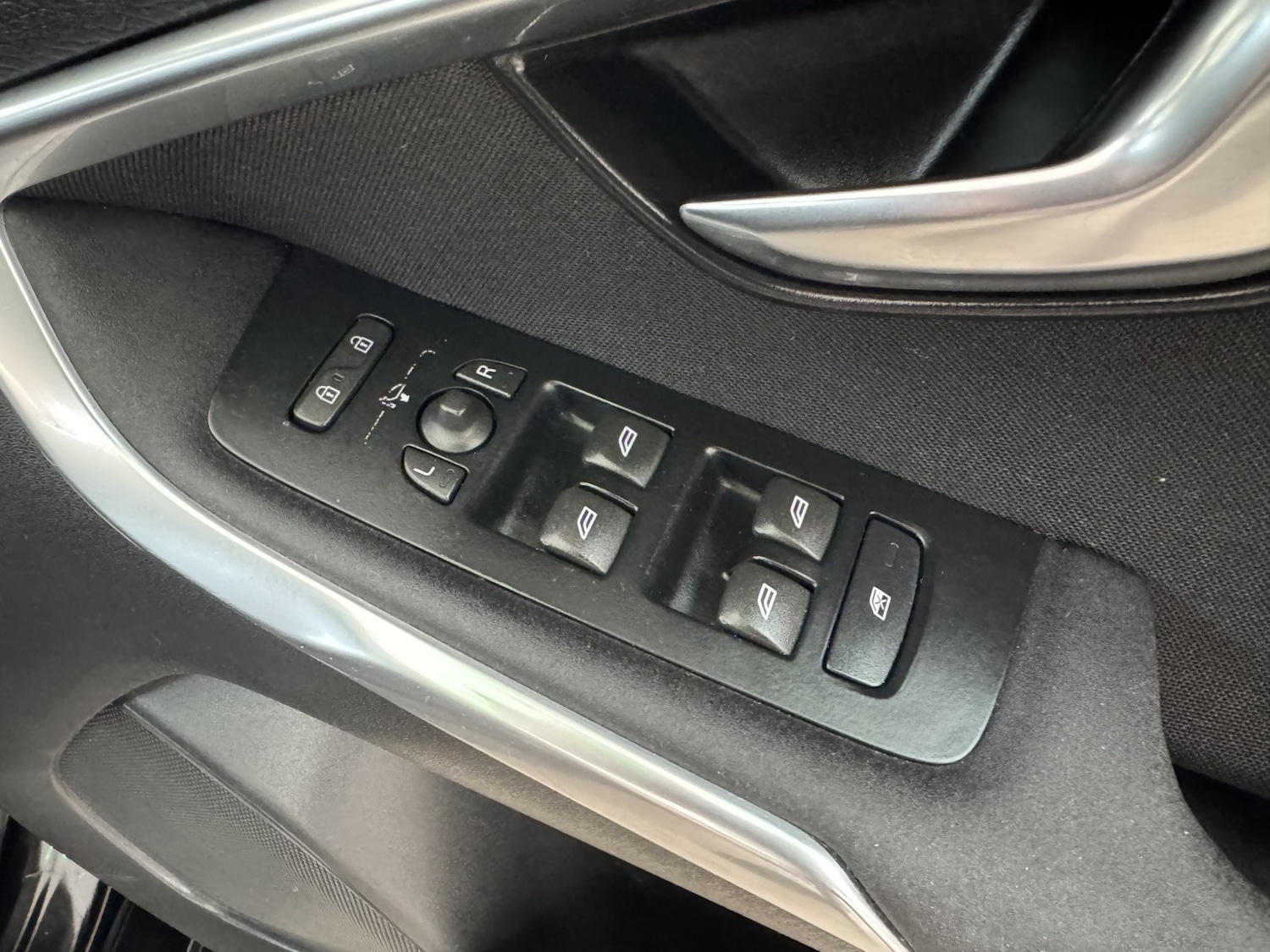 Used Volvo V40 2016 for sale - 76769631: Photo 16