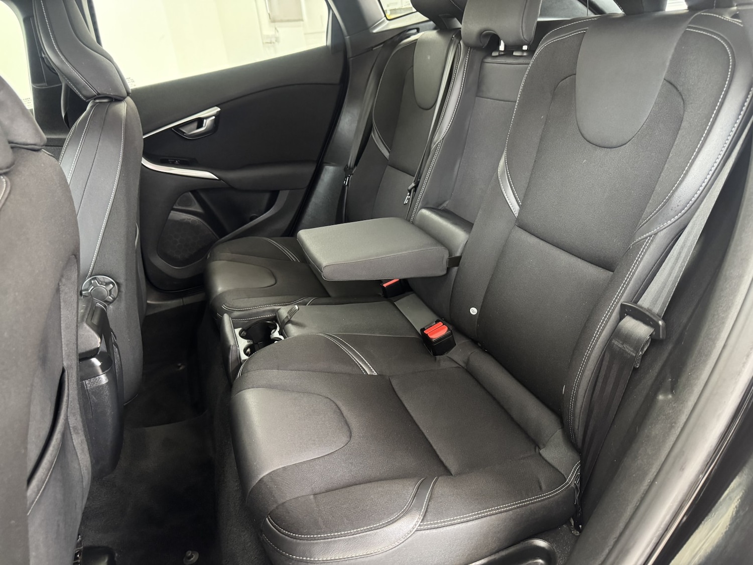 Used Volvo V40 2016 for sale - 76769631: Photo 18