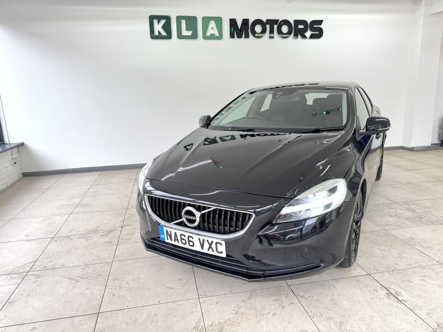 Used Volvo V40 2016 for sale - 76769631: Photo 8