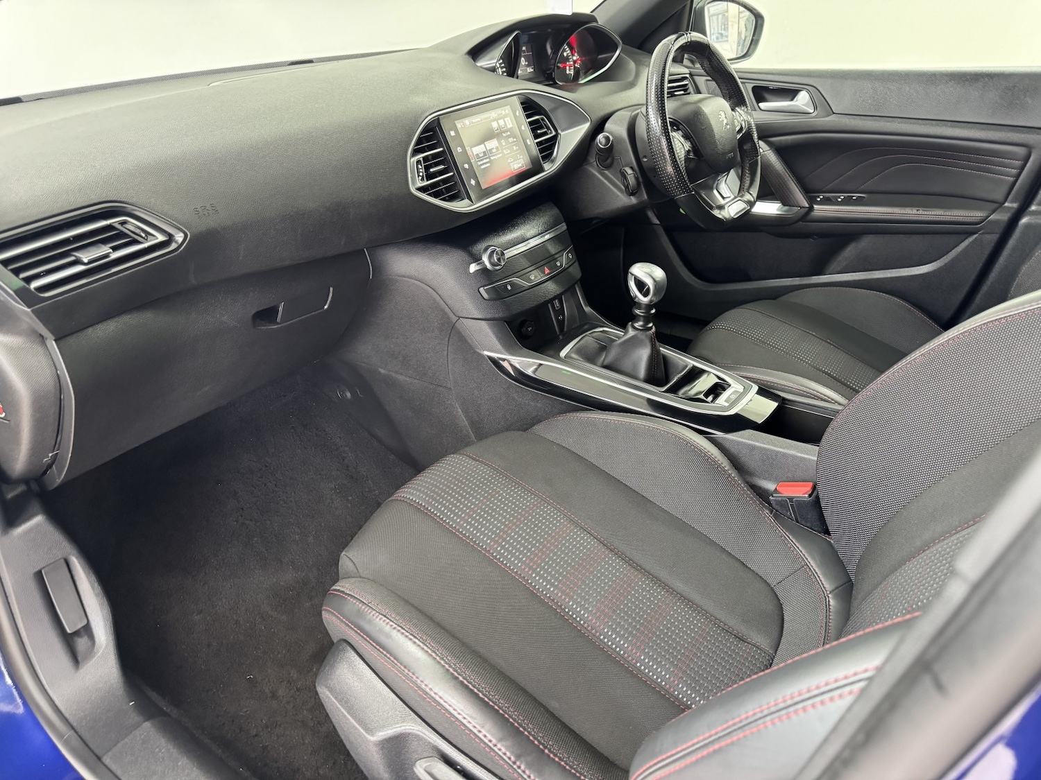 Used Peugeot 308 2017 for sale - 76299054: Photo 11