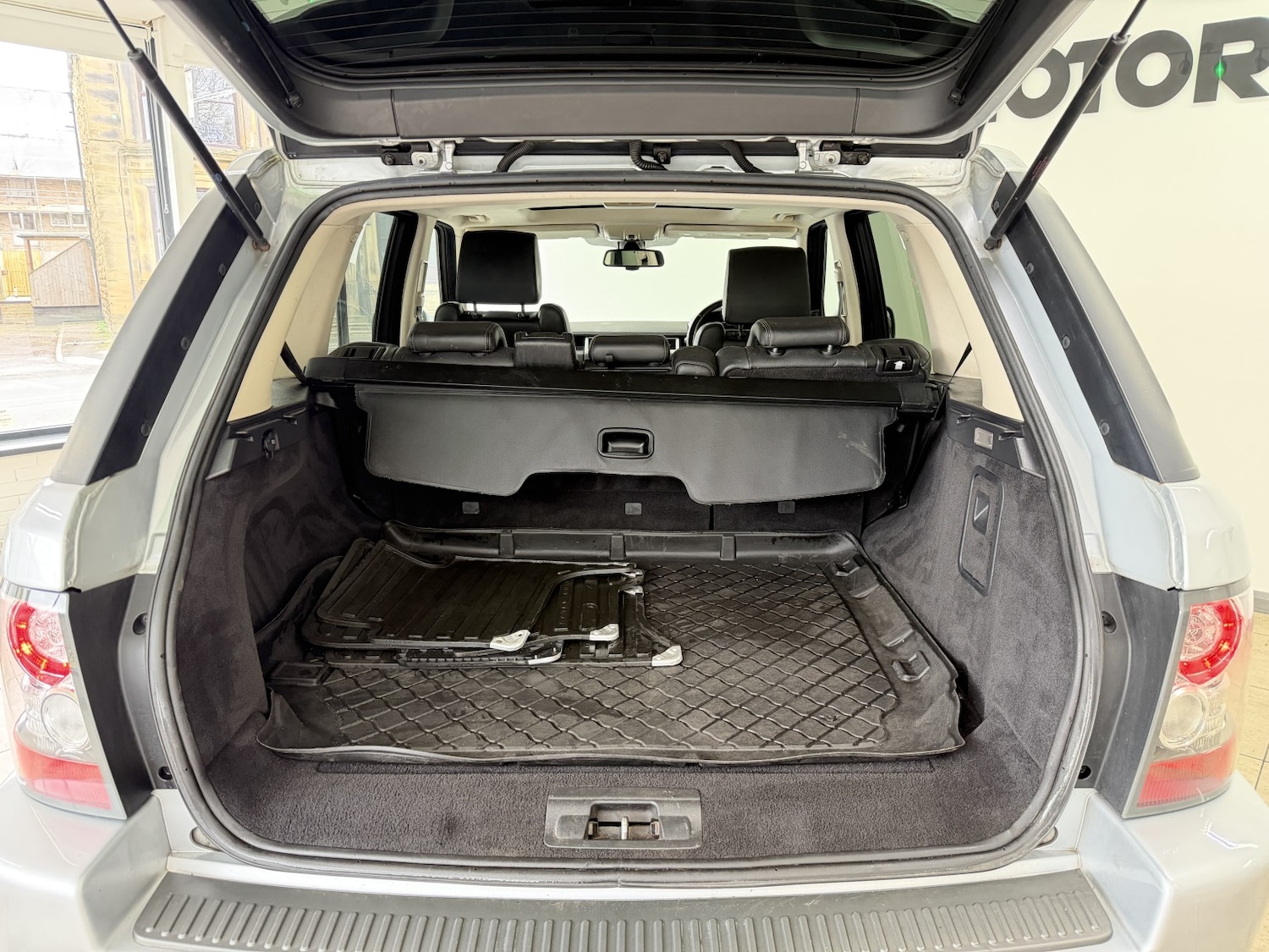 Used Land Rover Range Rover Sport 2011 for sale - 77991730: Photo 24