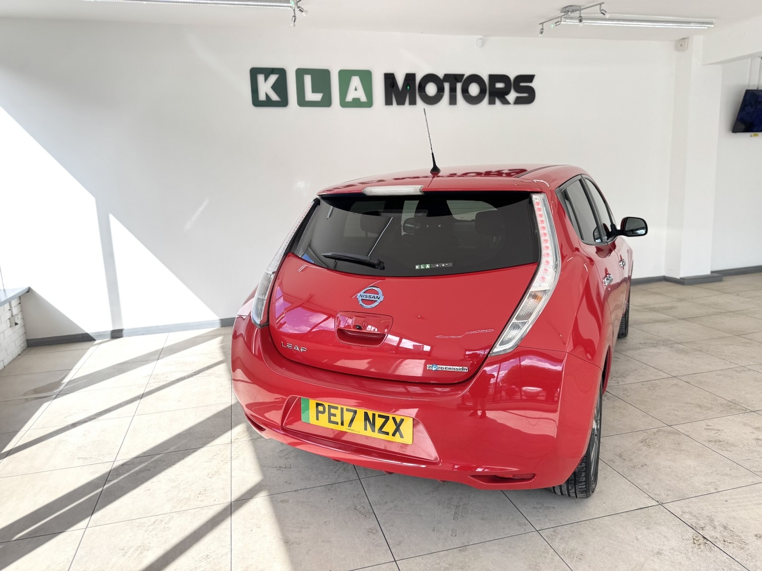 Used Nissan Leaf 2017 for sale - 76231100: Photo 4