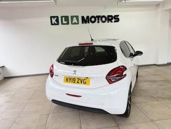 Used Peugeot 208 2019 for sale - 77162308: Photo