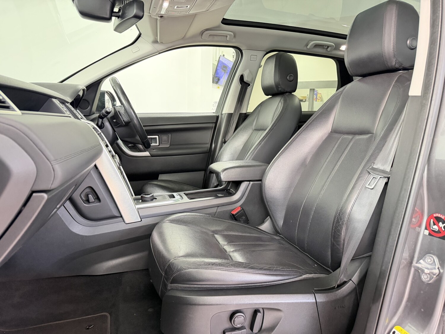 Used Land Rover Discovery Sport 2017 for sale - 77954010: Photo 13