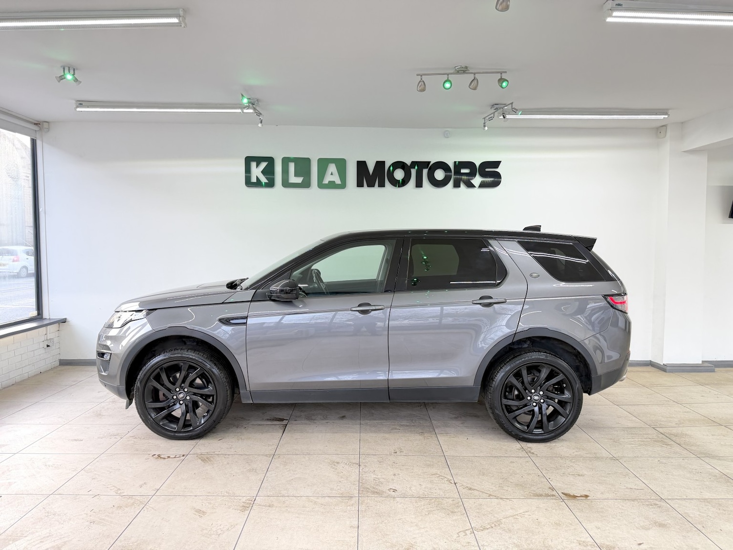 Used Land Rover Discovery Sport 2017 for sale - 77954010: Photo 2