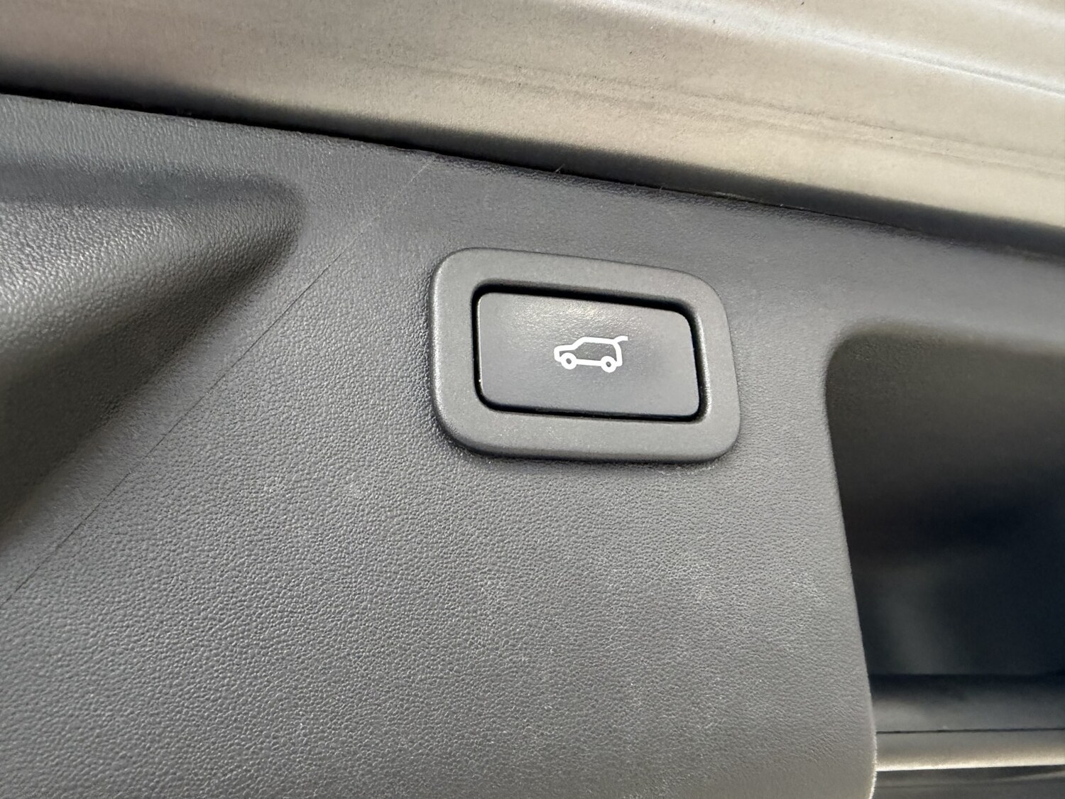 Used Land Rover Discovery Sport 2017 for sale - 77954010: Photo 26