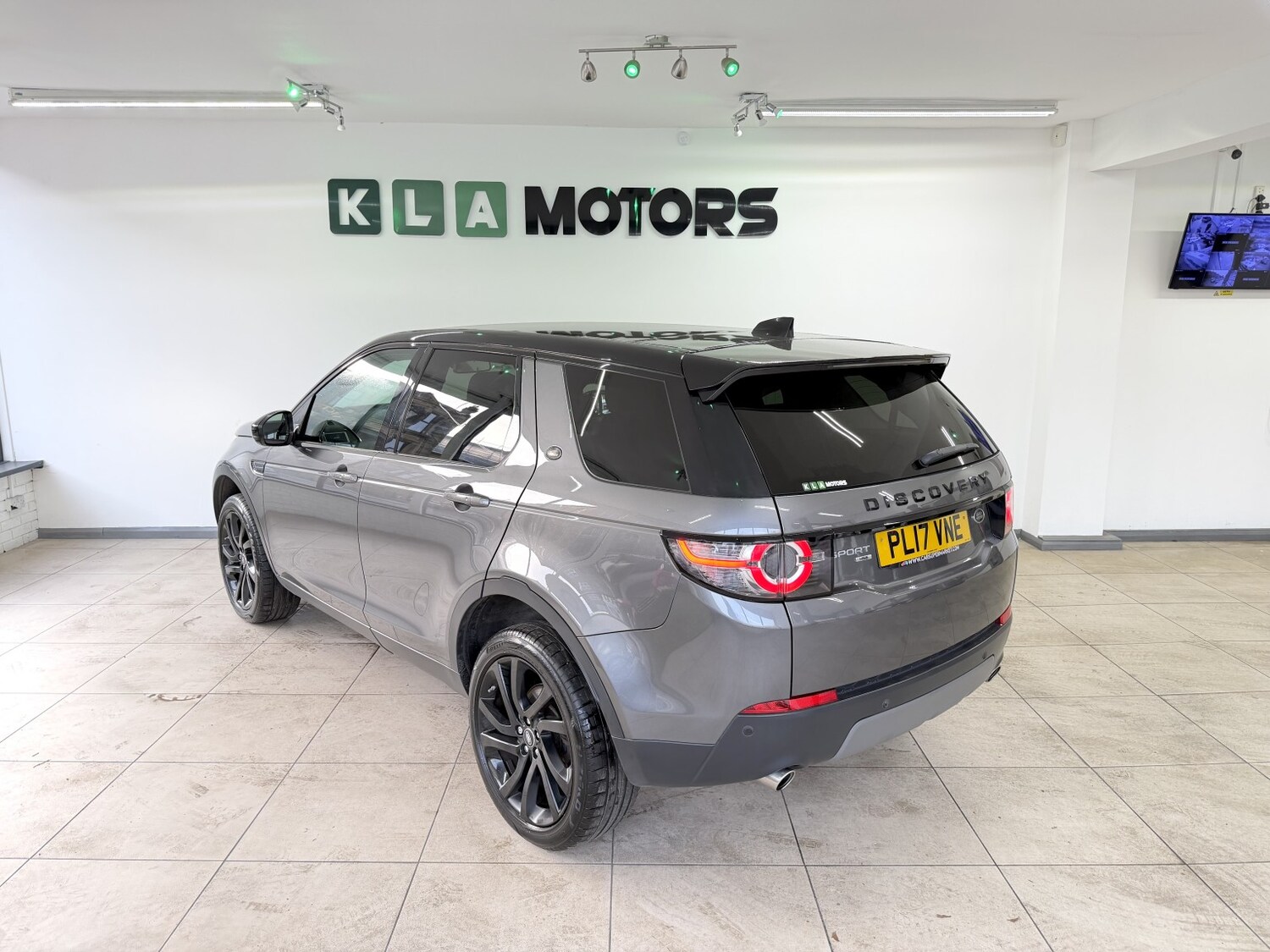 Used Land Rover Discovery Sport 2017 for sale - 77954010: Photo 3