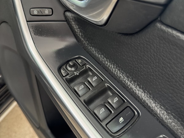 Used Volvo S60 2010 for sale - 76231099: Photo 15