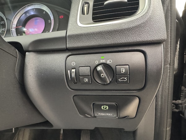 Used Volvo S60 2010 for sale - 76231099: Photo 16