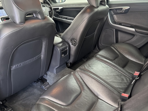 Used Volvo S60 2010 for sale - 76231099: Photo 17