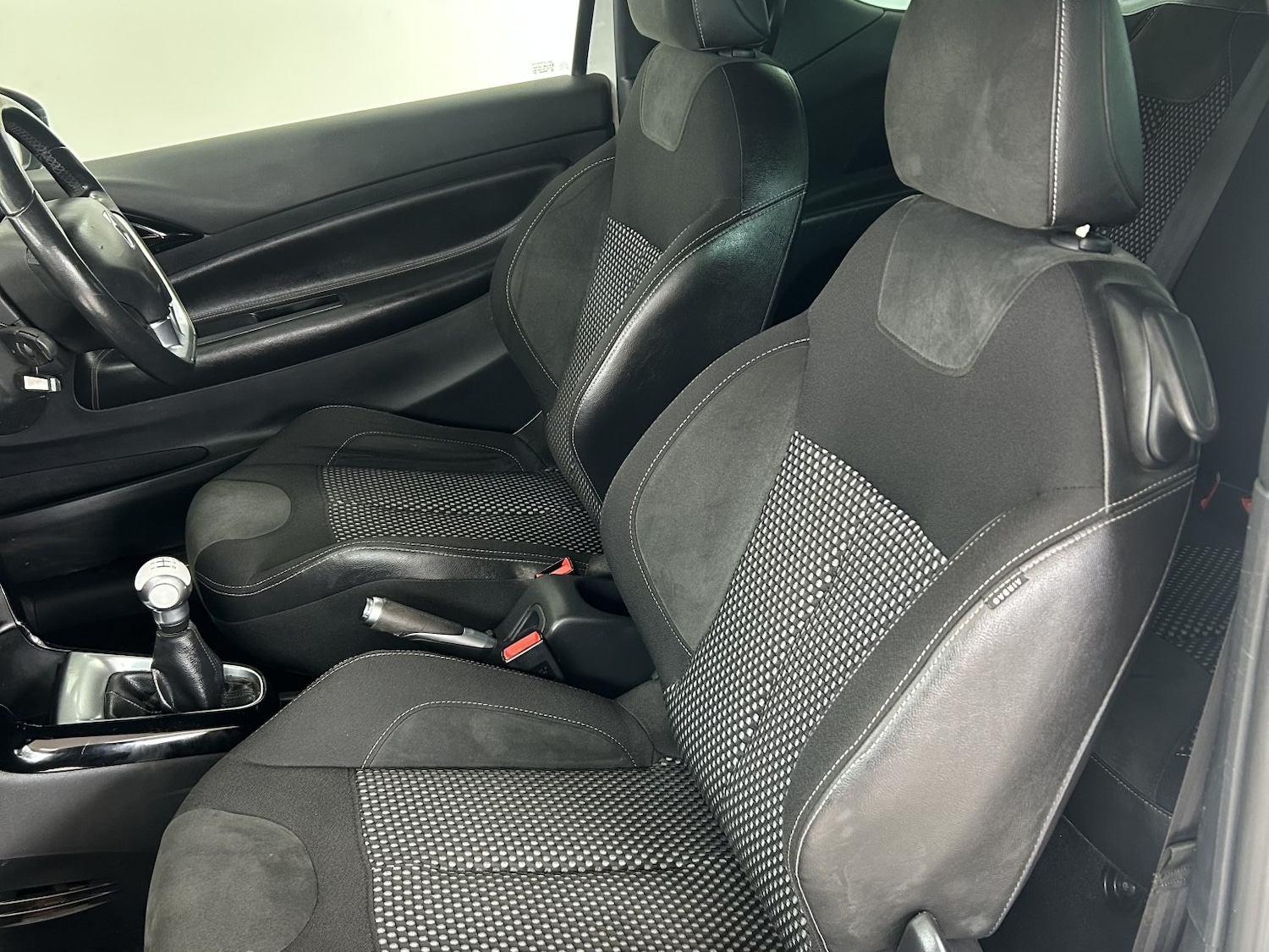 Used Citroen DS3 2010 for sale - 76231105: Photo 11