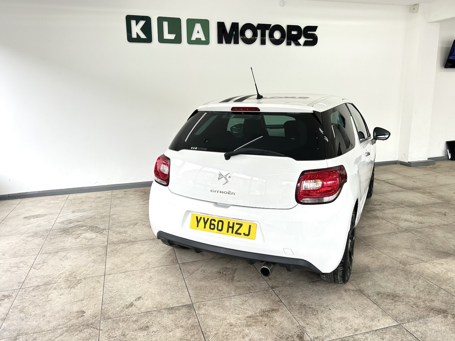 Used Citroen DS3 2010 for sale - 76231105: Photo 4