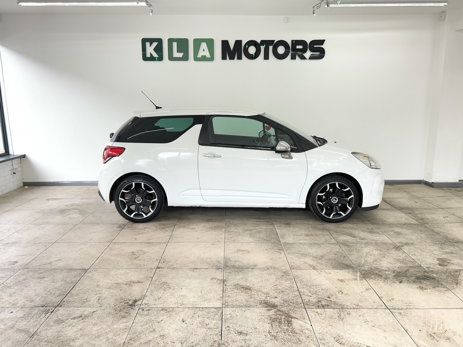 Used Citroen DS3 2010 for sale - 76231105: Photo 6