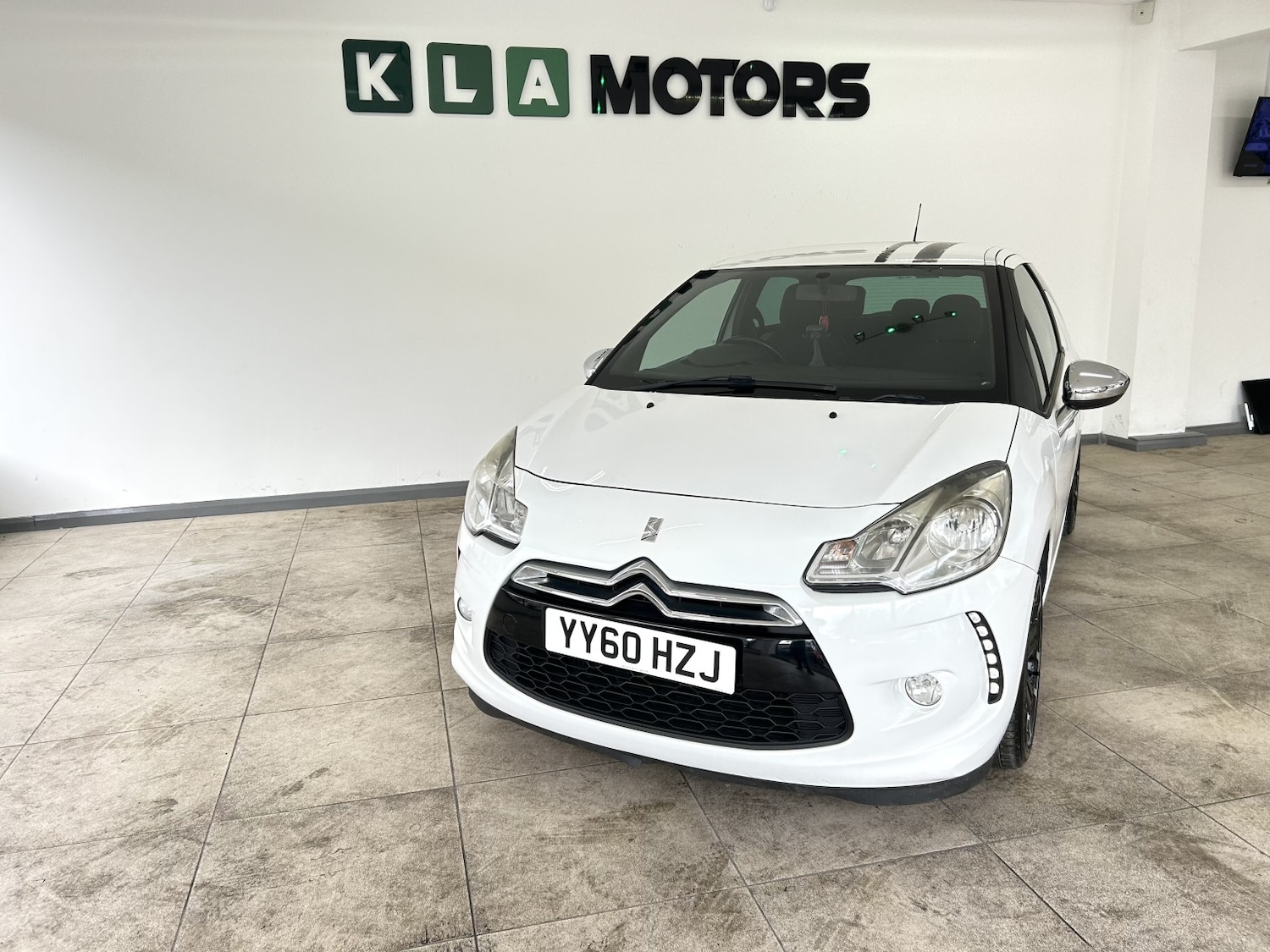 Used Citroen DS3 2010 for sale - 76231105: Photo 8