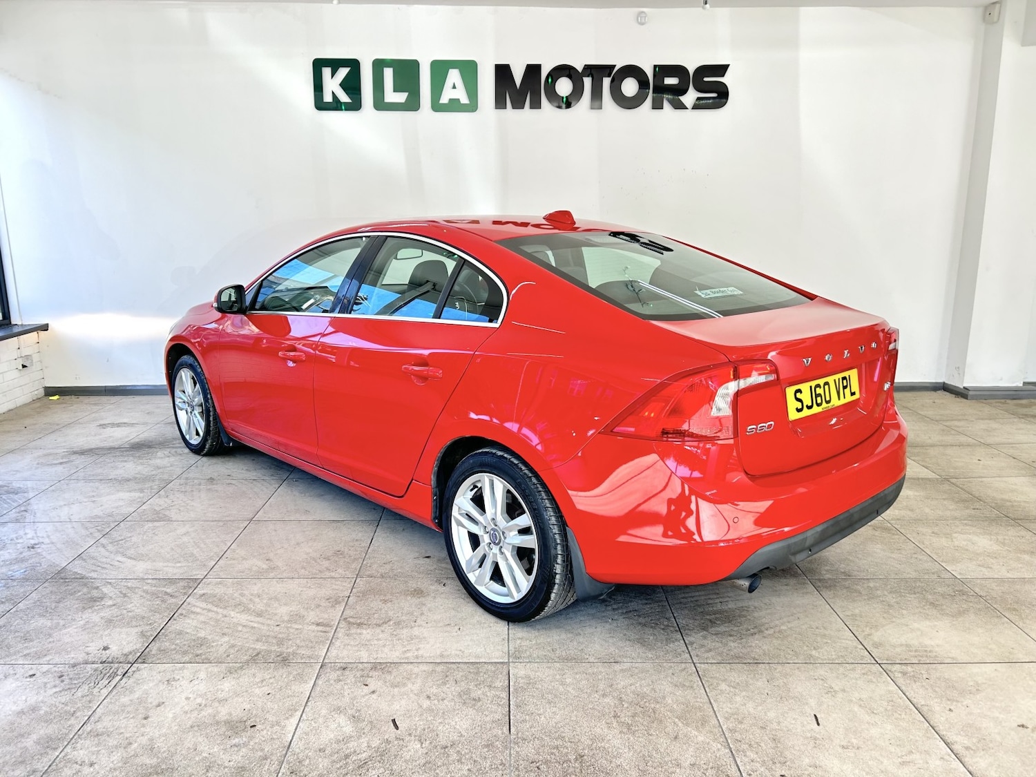 Used Volvo S60 2010 for sale - 76231106: Photo 3