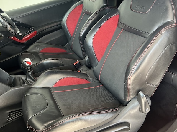 Used Peugeot 208 2013 for sale - 76231102: Photo 11